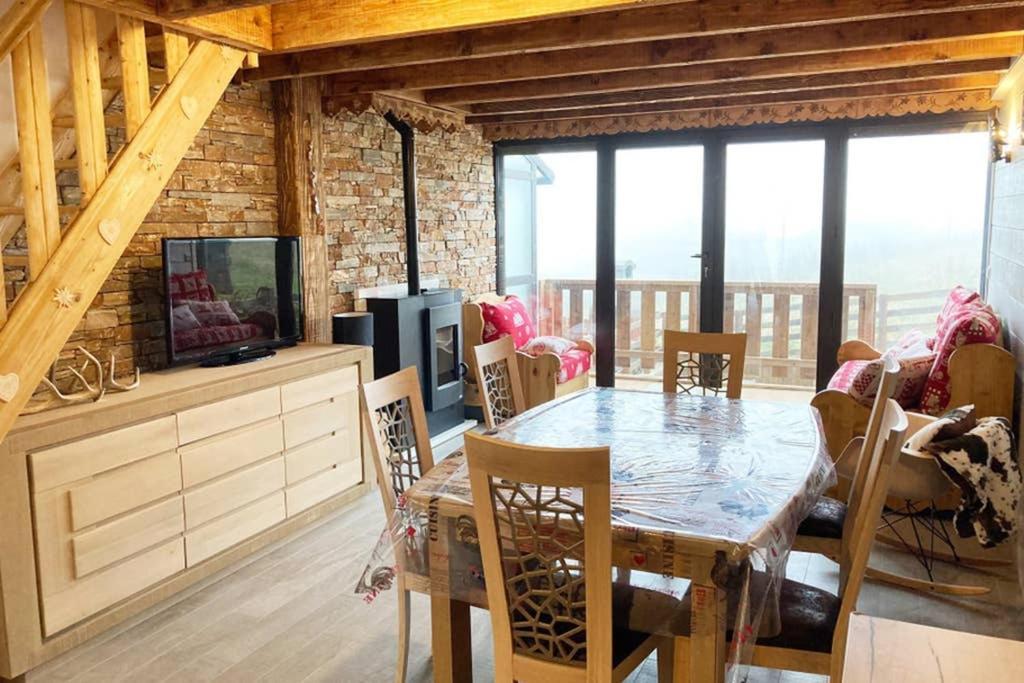 Chalet Cosy Renove Avec Vue Sur Le Lac เลส์ อองเจลส์ ภายนอก รูปภาพ